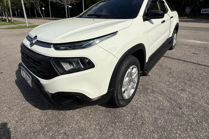 Fiat Toro 1.8 branca